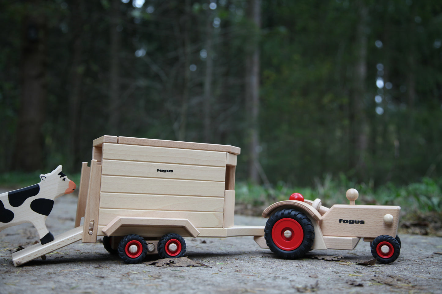 Fagus houten bestuurbare traktor met 2 poppetjes